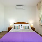 Apartment Urlic *