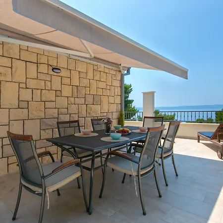 Urlic Apartment *