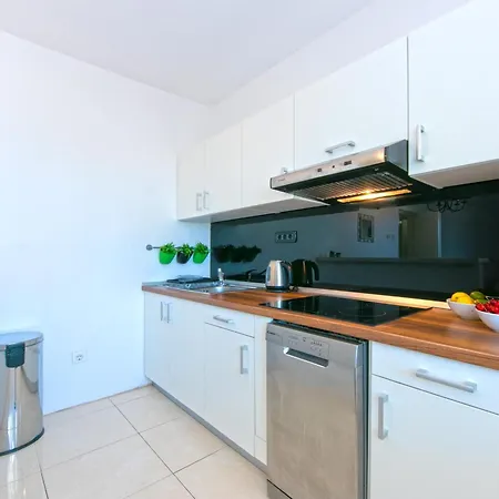 Apartment Urlic *